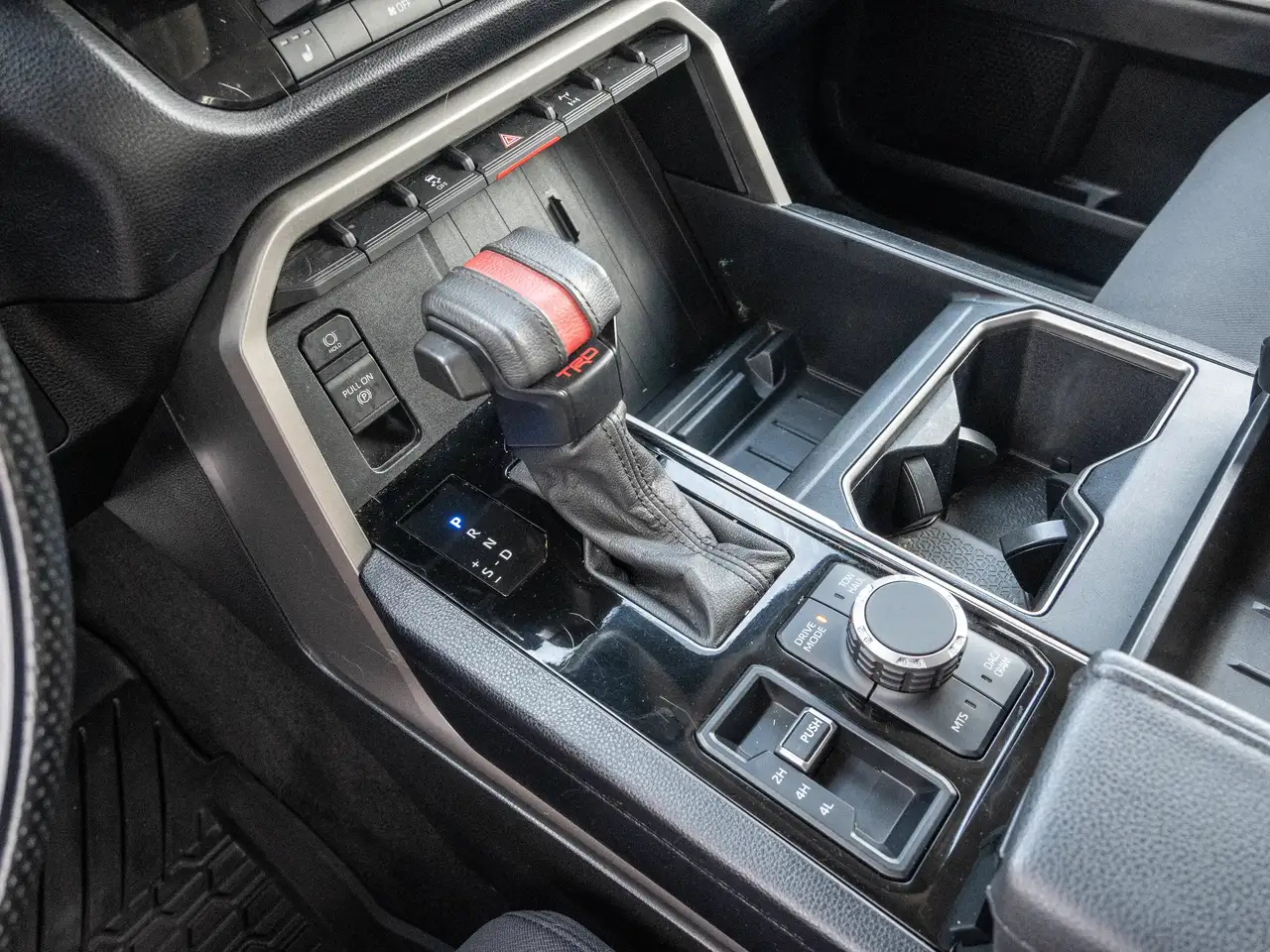 Toyota Tundra снимка Toyota Tundra