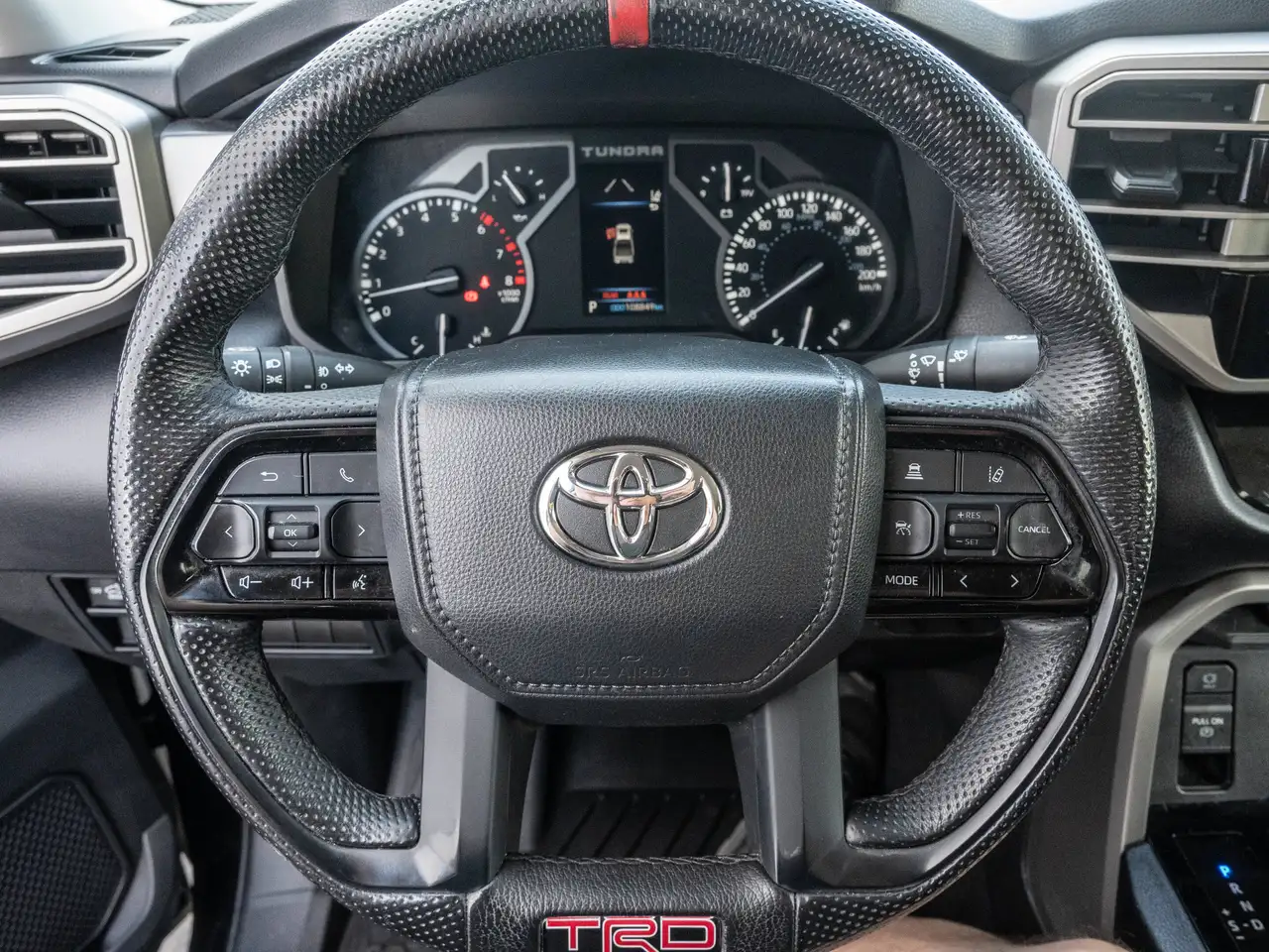 Toyota Tundra снимка Toyota Tundra