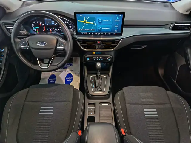 Ford Focus view 9