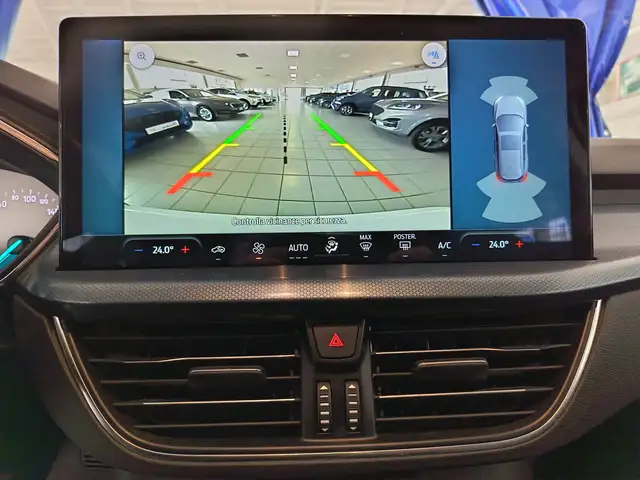 Ford Focus view 11