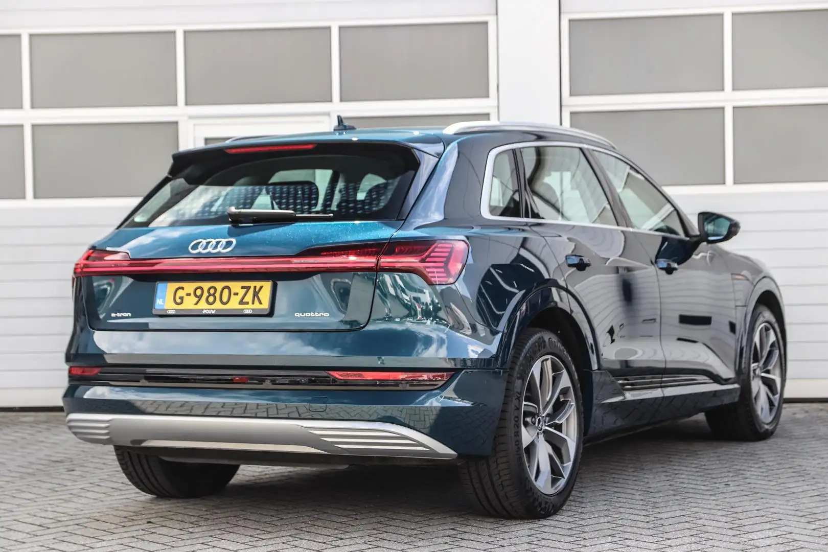 Audi e-tron 50 quattro 313pk Advanced Plus 71 kWh | Panoramada Bleu - 2