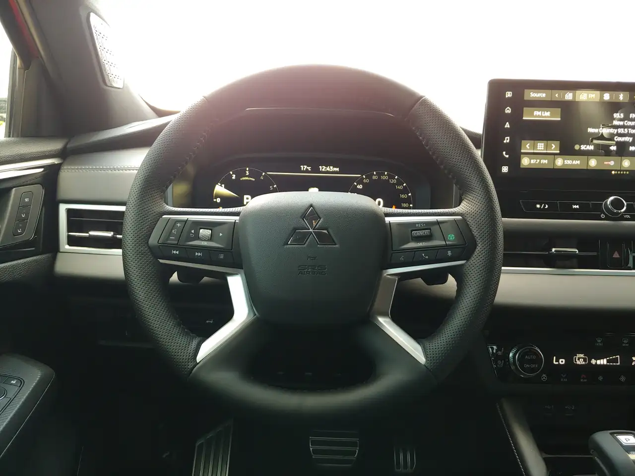 Mitsubishi Outlander снимка Mitsubishi Outlander