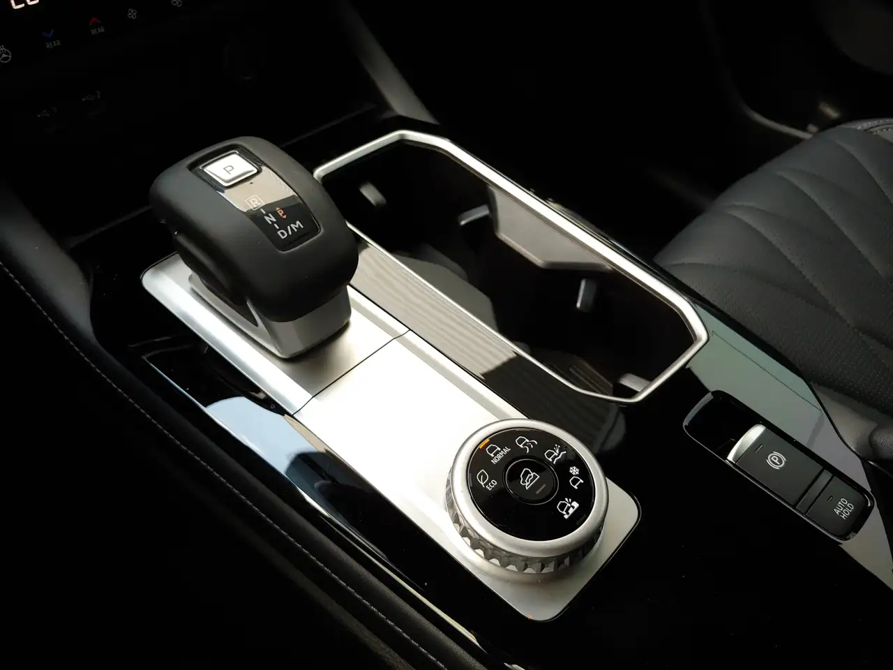Mitsubishi Outlander снимка Mitsubishi Outlander
