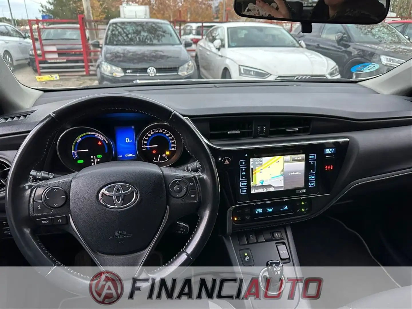 Toyota Auris hybrid 140H Active Business Plus Blanco - 2