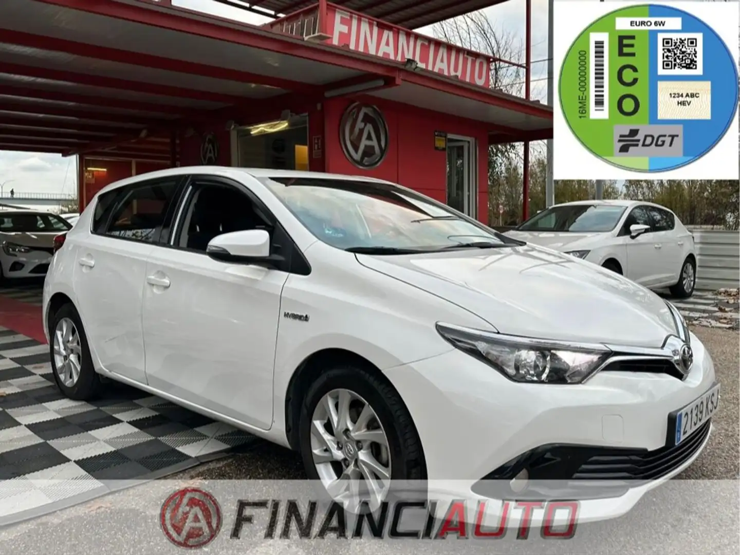 Toyota Auris hybrid 140H Active Business Plus Alb - 1