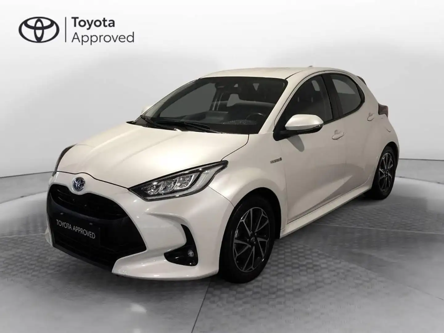 Toyota Yaris 1.5 hybrid Trend Bianco - 1