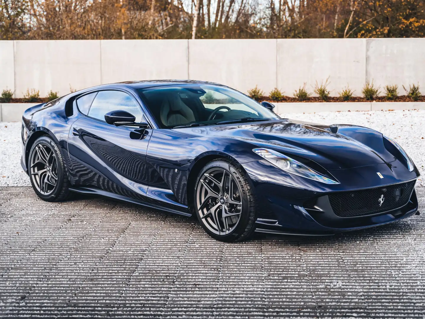 Ferrari 812 Superfast / Blu America / Lift / P. Display Blauw - 1