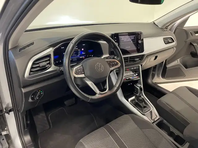 Volkswagen T-Roc view 15