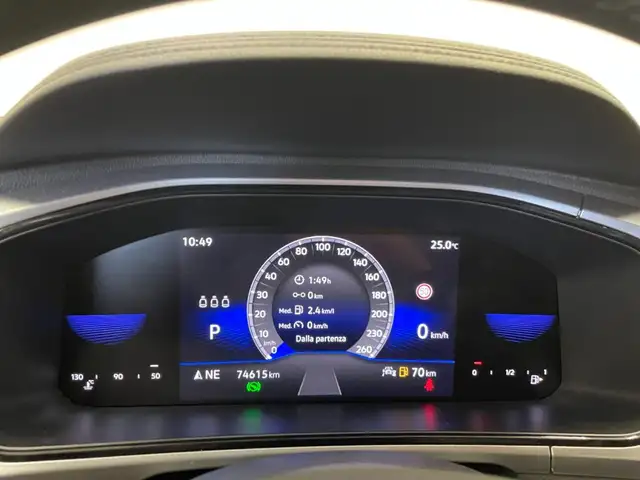 Volkswagen T-Roc view 5