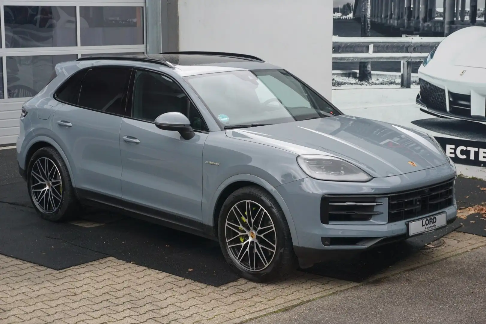Porsche Cayenne E-Hybrid*Luft*BOSE*InnoDrive*360Kam Grau - 1
