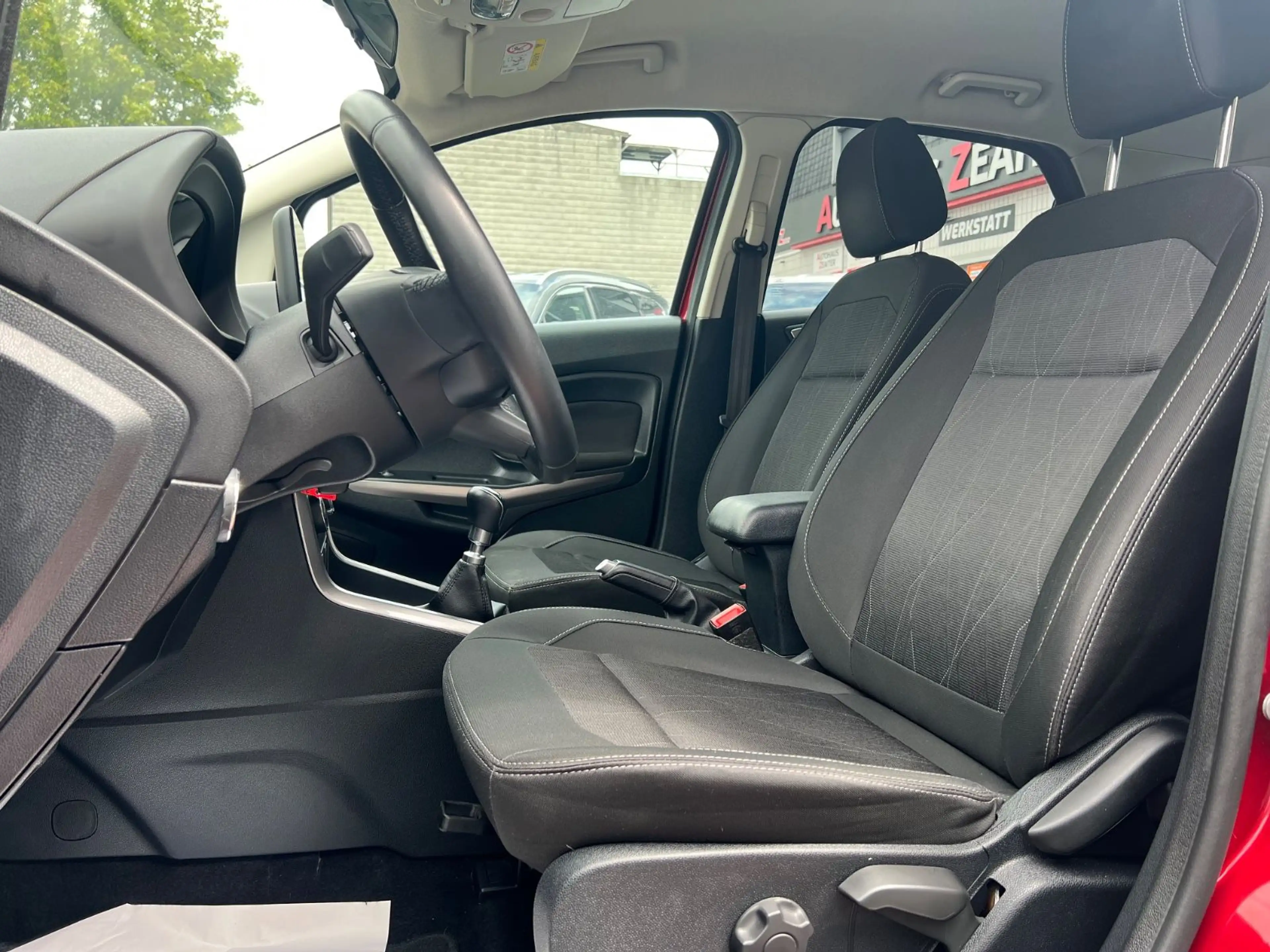 Ford EcoSport Cool & Connect*49TKM* — photo 13