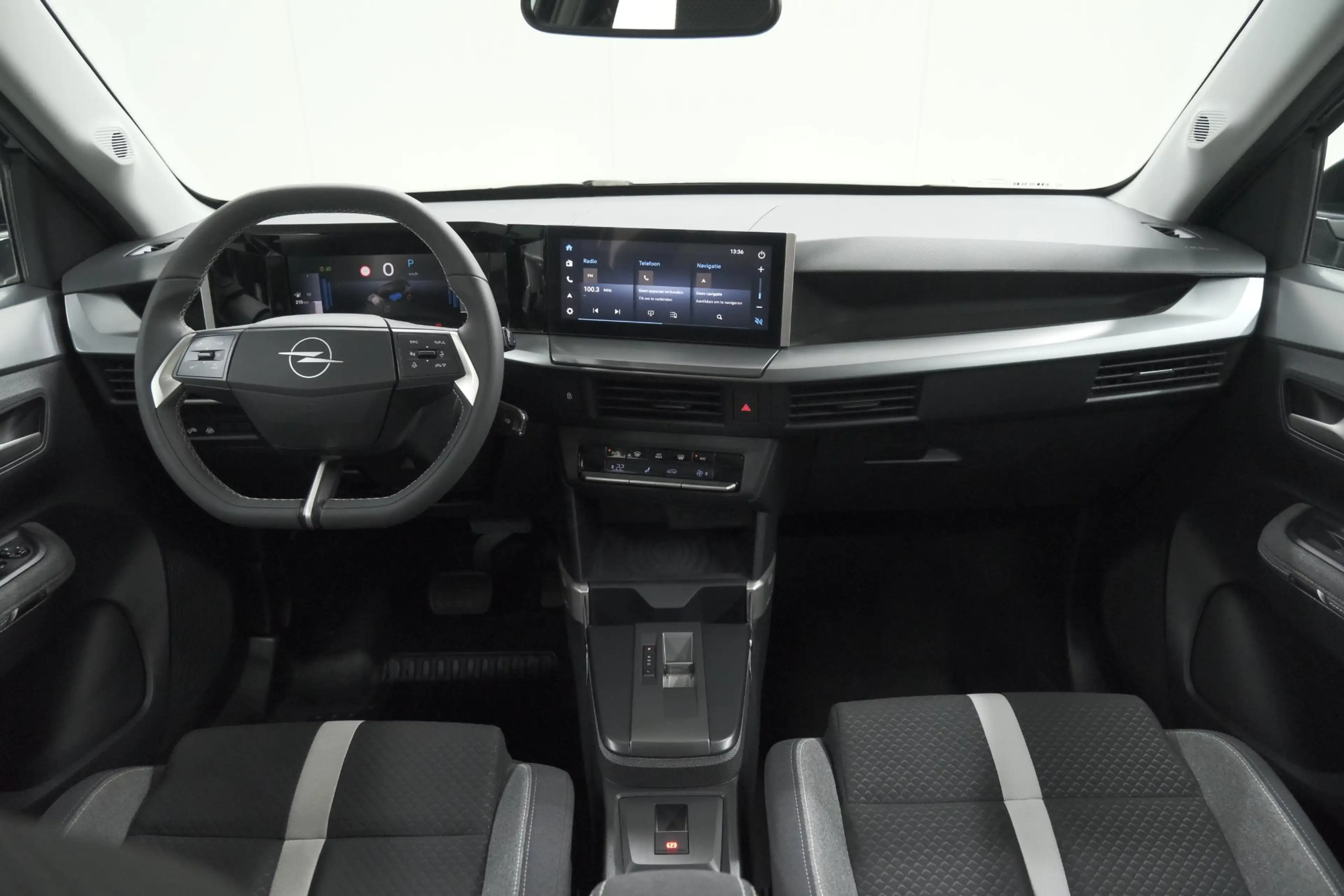 Opel Frontera 1.2 Turbo Hybrid 136 GS | 7 Zitplaatsen | Navigati — photo 2