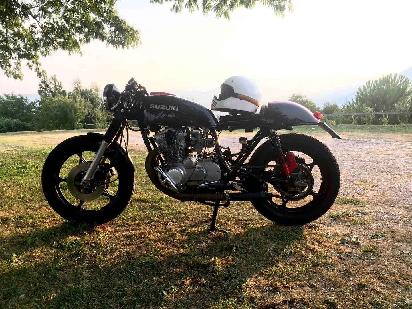 Suzuki GS 550 E Schwarz - 1