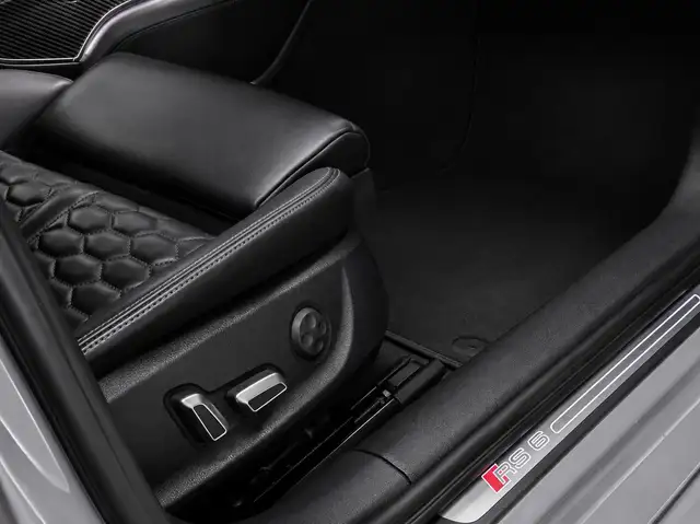 Audi RS6 view 15