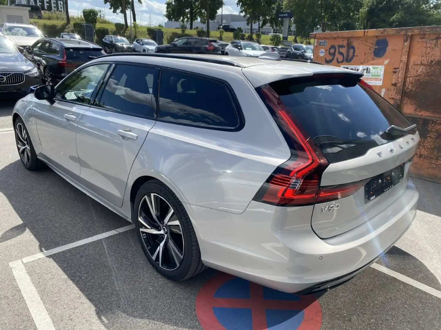 Volvo V90 Plus Dark Recharge Plug-In Hybrid AWD T6 Twin Engi Argintiu - 2