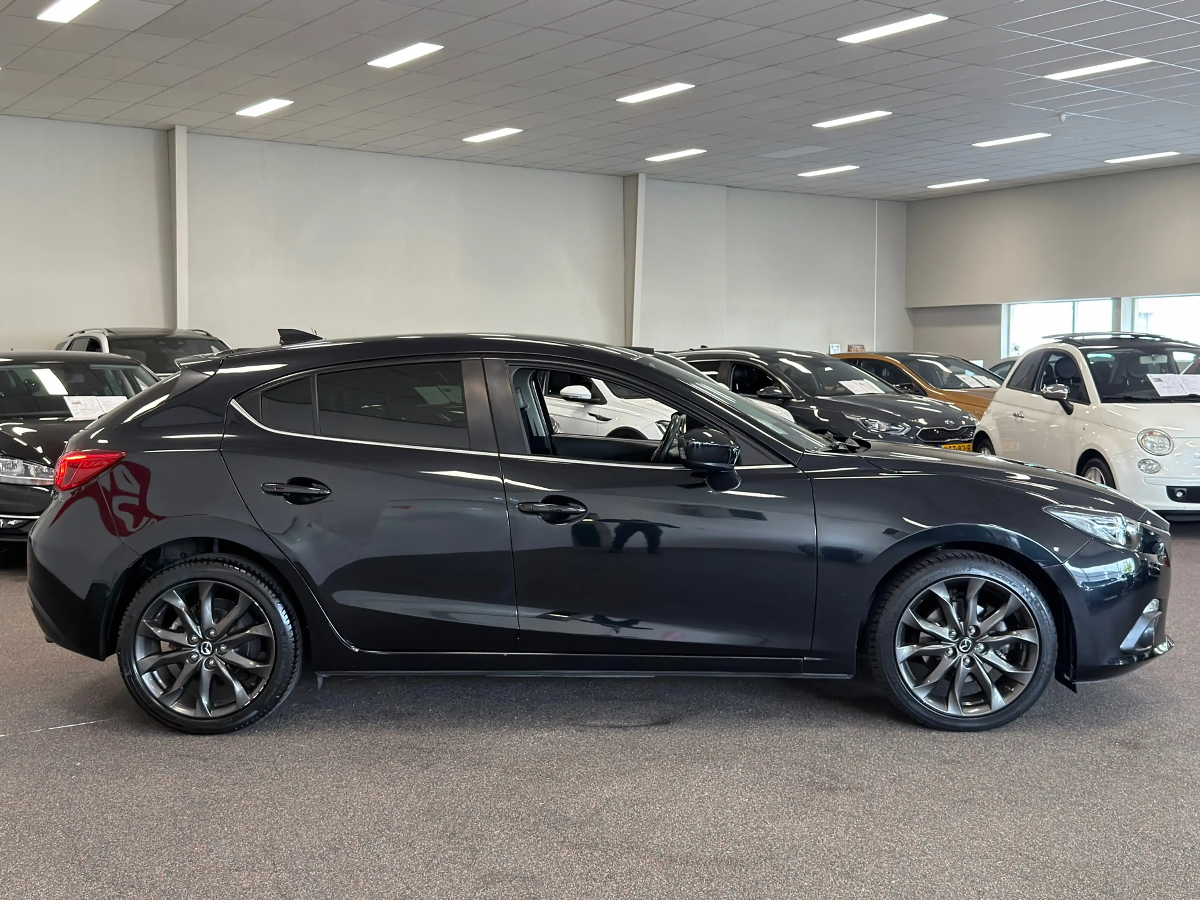 Mazda 3 2.0 SkyActiv-G| NAVIGATIE/CAMERA| CRUISE | ECC AIR — photo 6