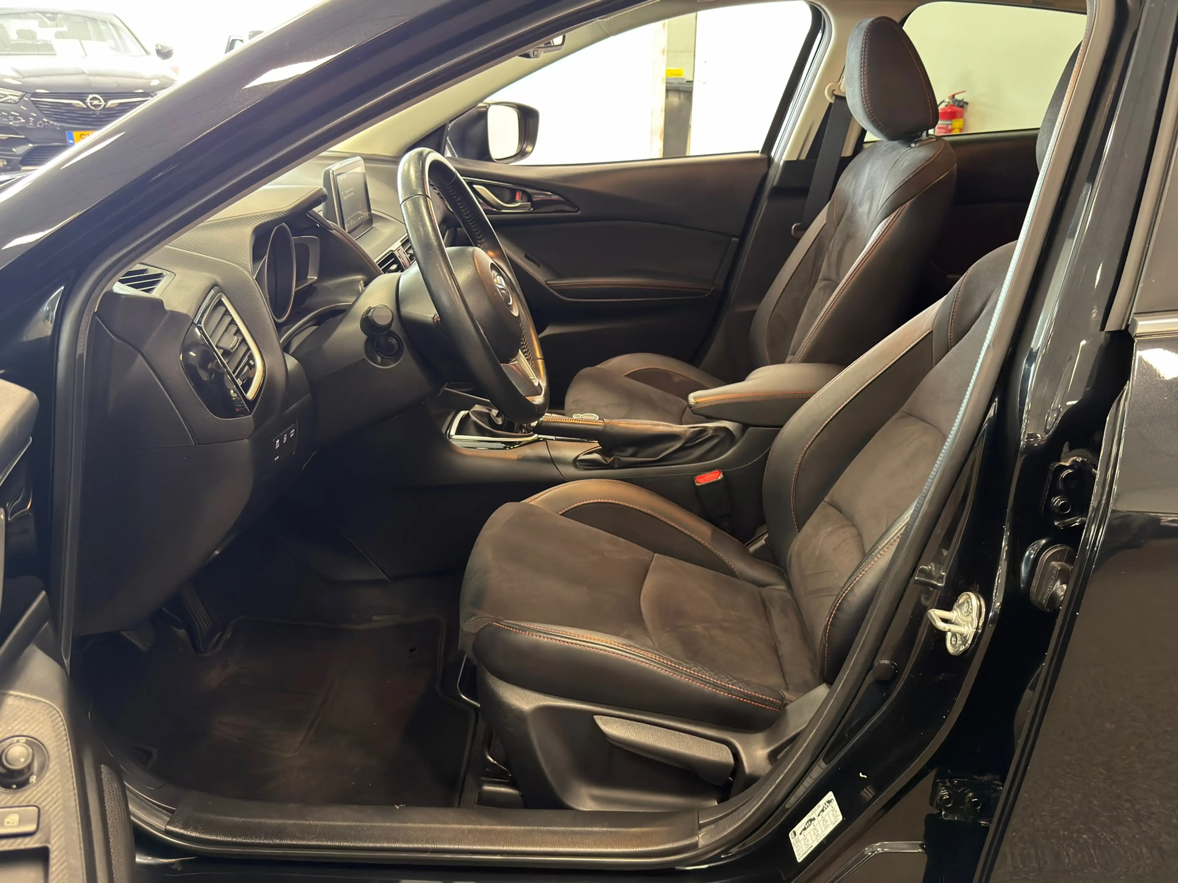 Mazda 3 2.0 SkyActiv-G| NAVIGATIE/CAMERA| CRUISE | ECC AIR — photo 10