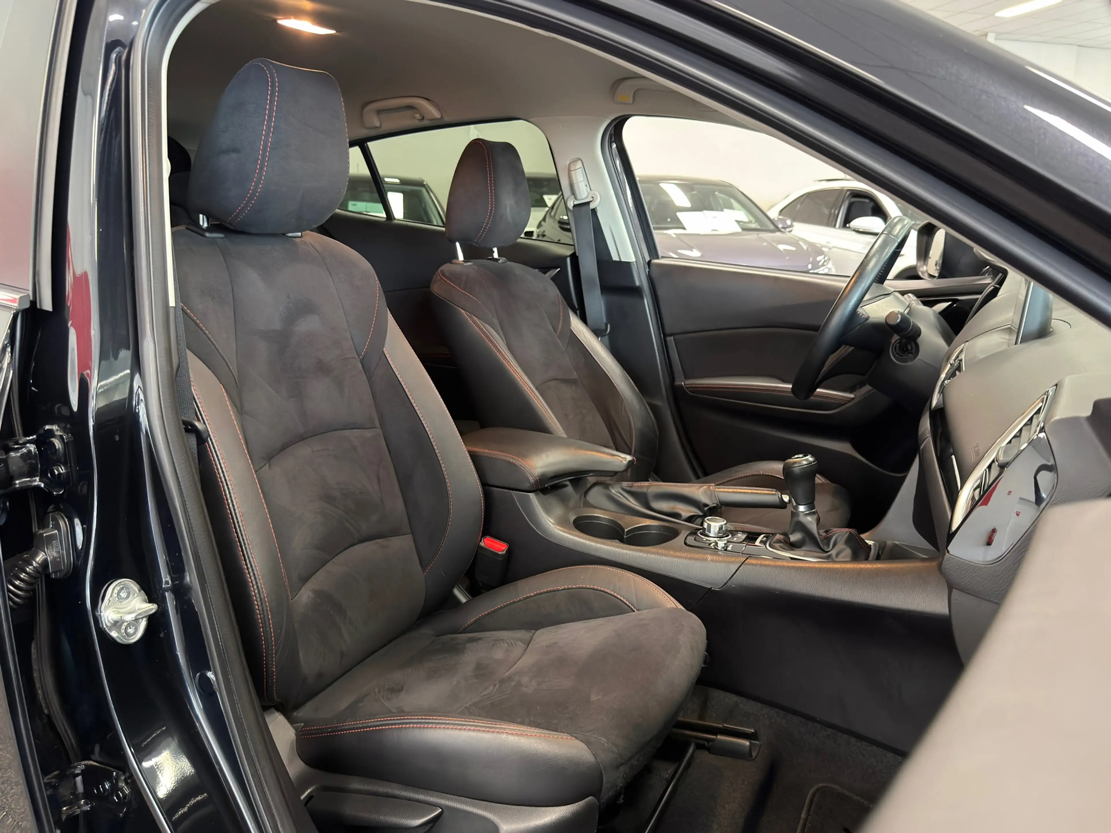 Mazda 3 2.0 SkyActiv-G| NAVIGATIE/CAMERA| CRUISE | ECC AIR — photo 15