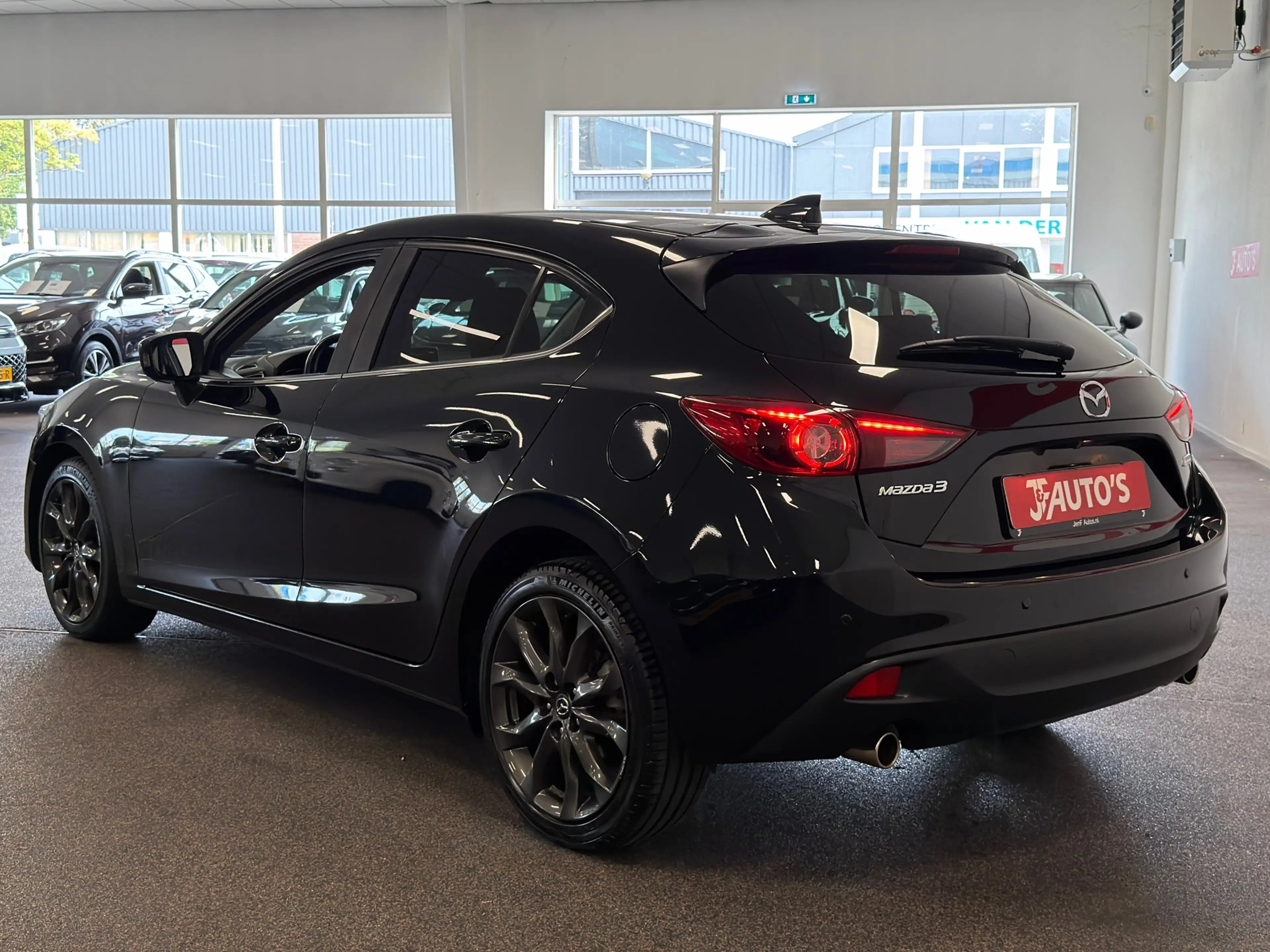 Mazda 3 2.0 SkyActiv-G| NAVIGATIE/CAMERA| CRUISE | ECC AIR — photo 3