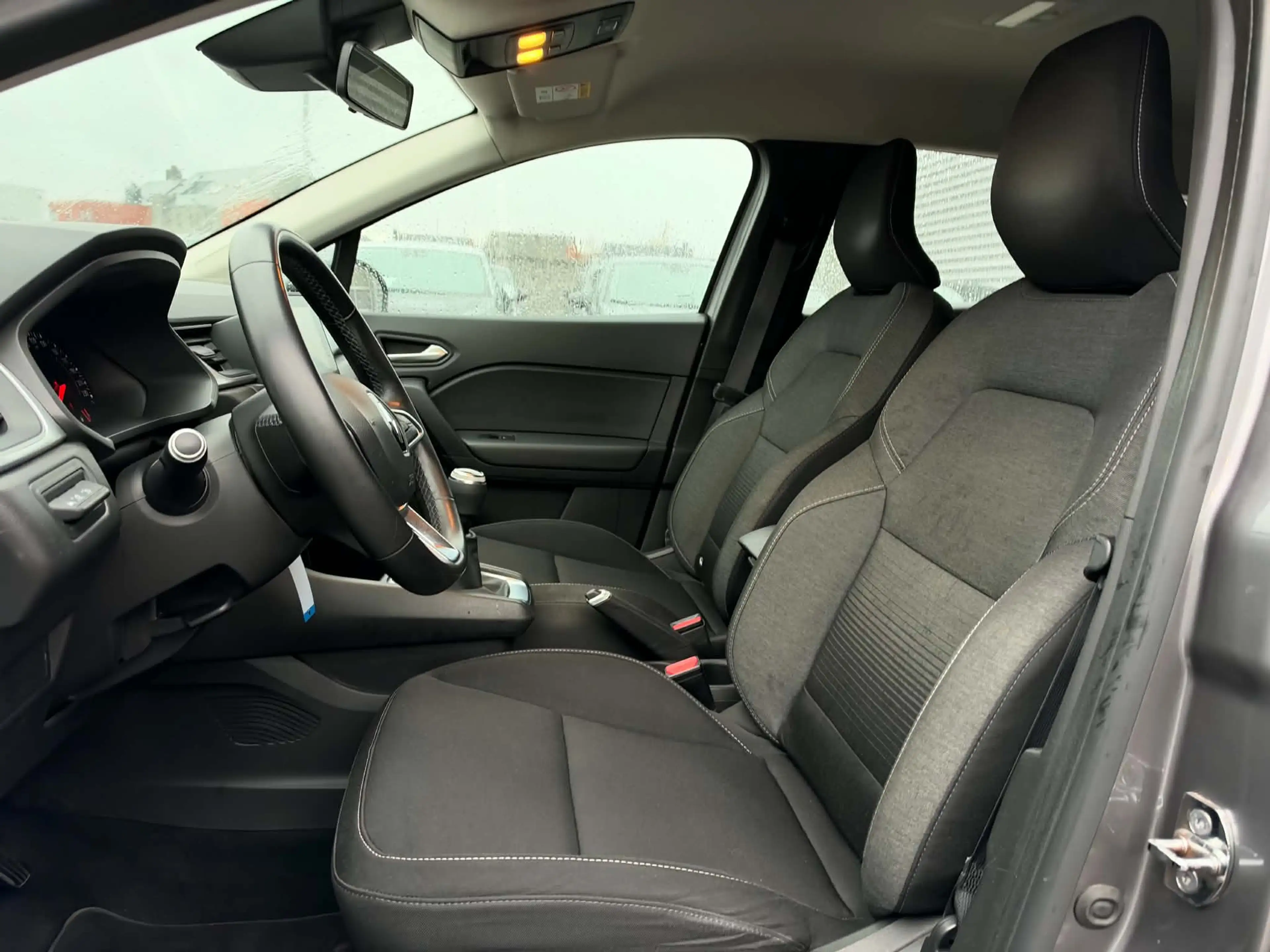 Renault Captur Captur 1.0 TCe Zen — photo 9