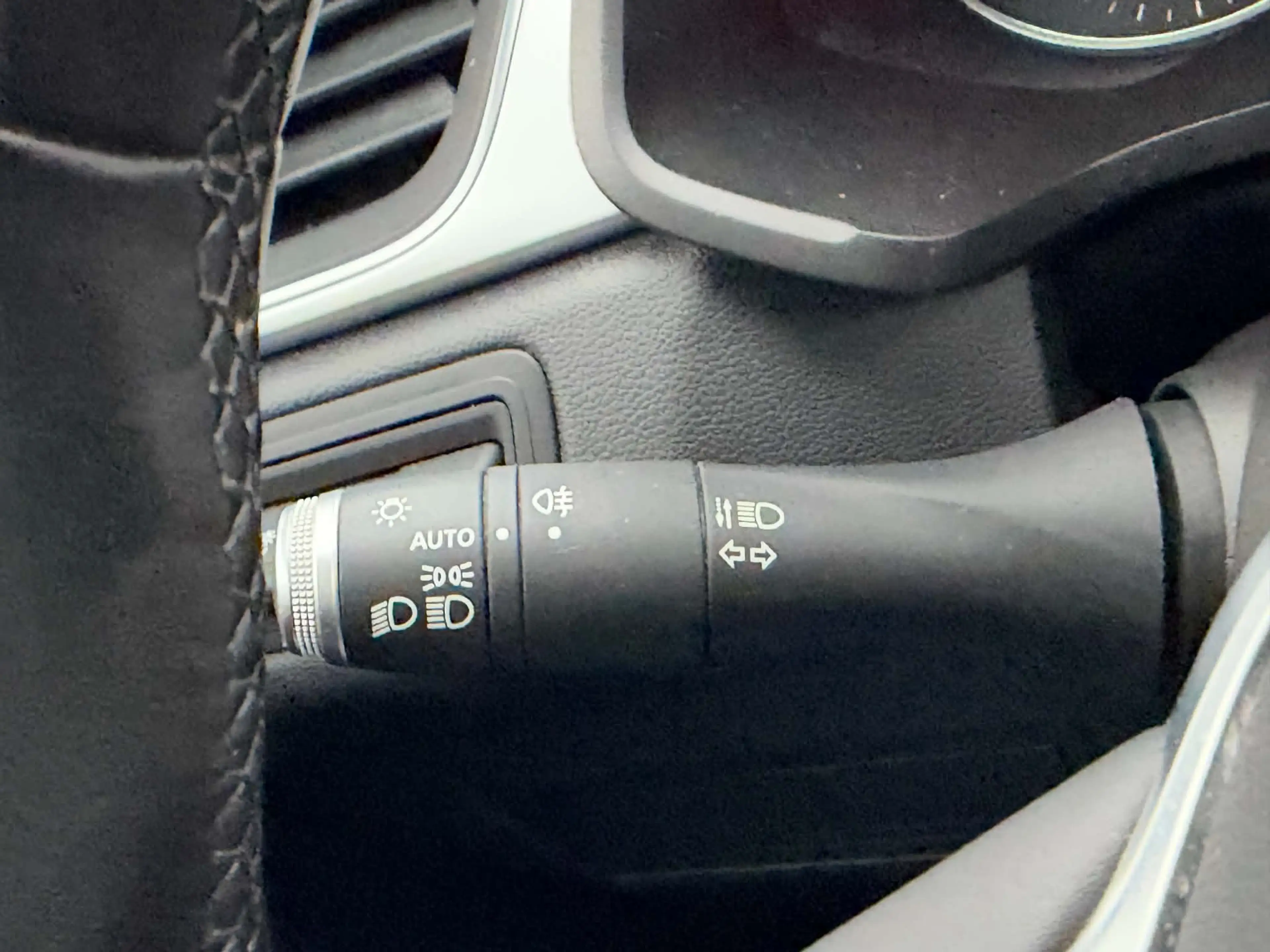 Renault Captur Captur 1.0 TCe Zen — photo 12