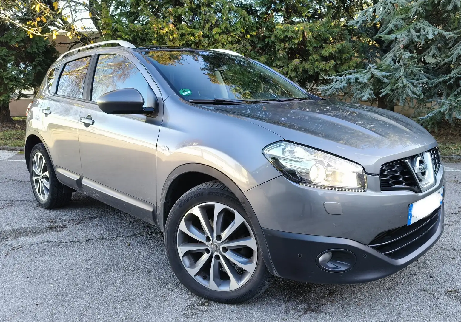 Nissan Qashqai 2.0 dCi 150 /Bose / toit panoramique/ xénon/ - 1