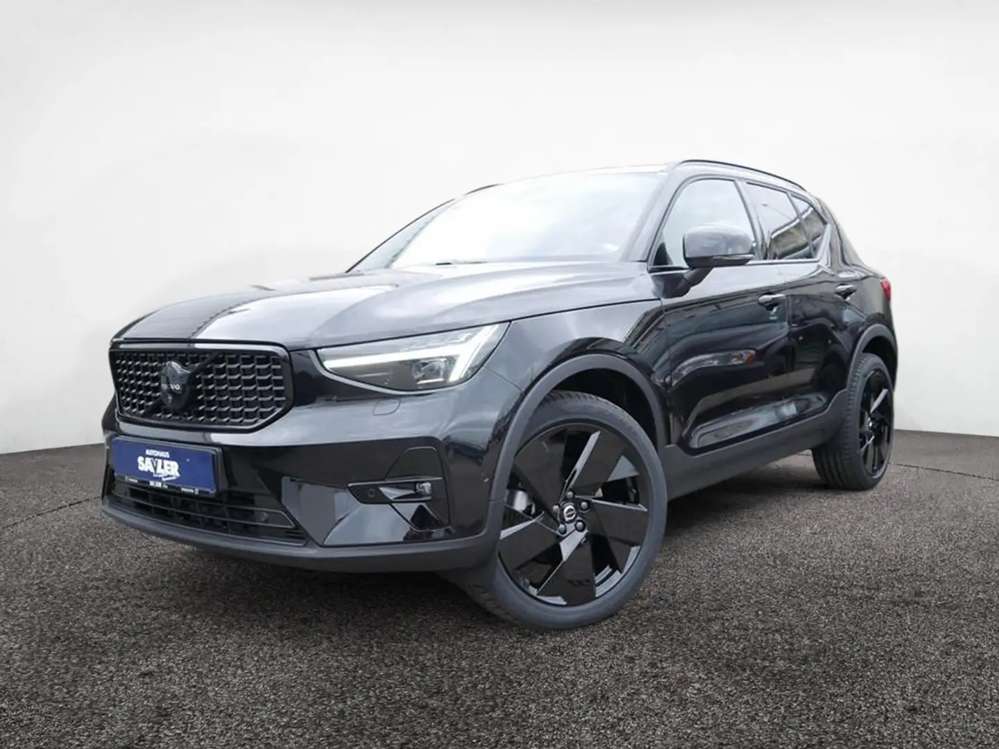 Volvo XC40 B4 Plus Black Edition NAVI ACC LED 360° Schwarz - 1