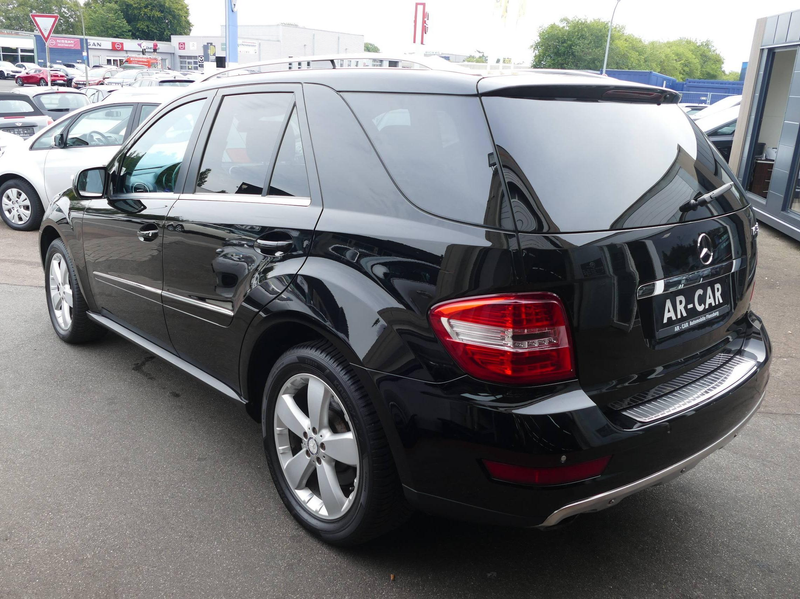 Mercedes-Benz ML 350 CDI Alcantara Schiebedach Navi 4 Matic HU/AU 0823 — photo 10