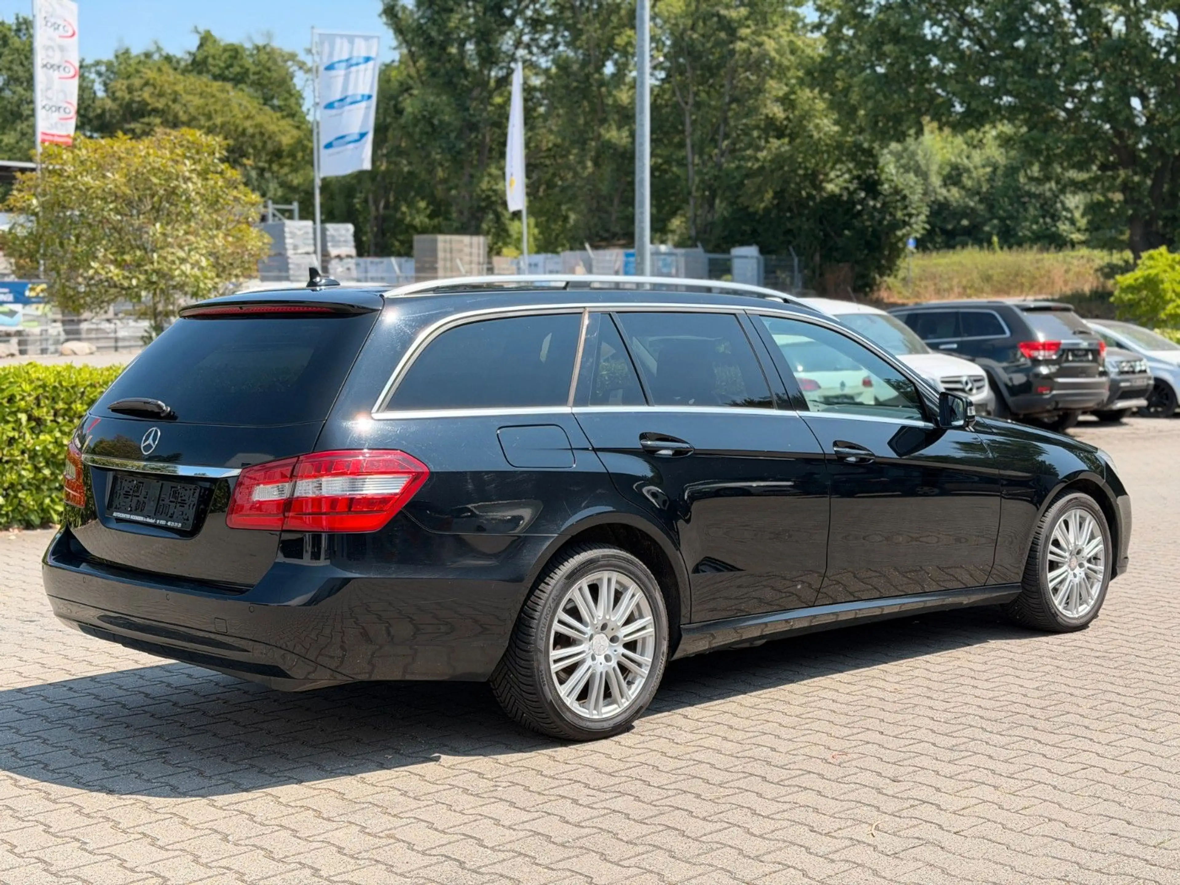 Mercedes-Benz E 250 E T-Modell E 250 CDI 4Matic *Panorama*Navi — photo 10