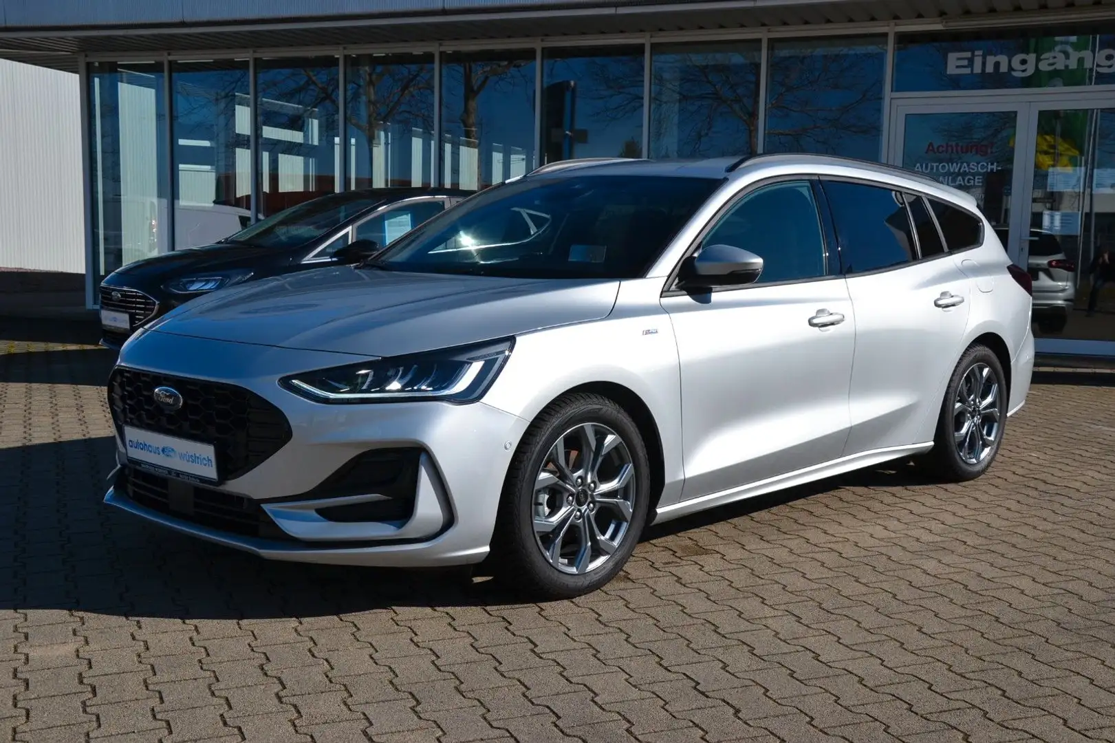 Ford Focus Turnier ST-Line X, AHK schwenkb., TWA, HUD Plateado - 1