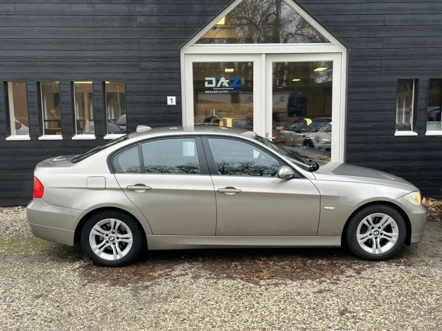 BMW 318 3-serie 318i Business Line Ecc/Audio/Navi/Pdc/Youn Beige - 2
