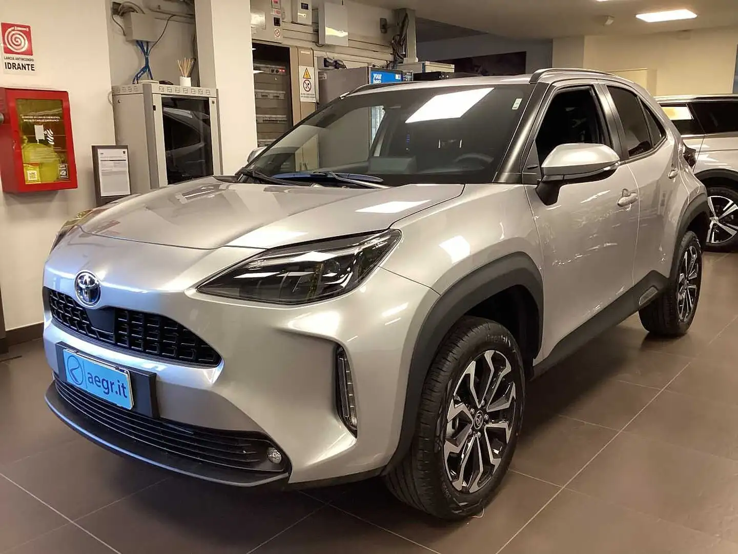 Toyota Yaris Cross 1.5 Hybrid 5p. E-CVT Active KM0 Grigio - 1