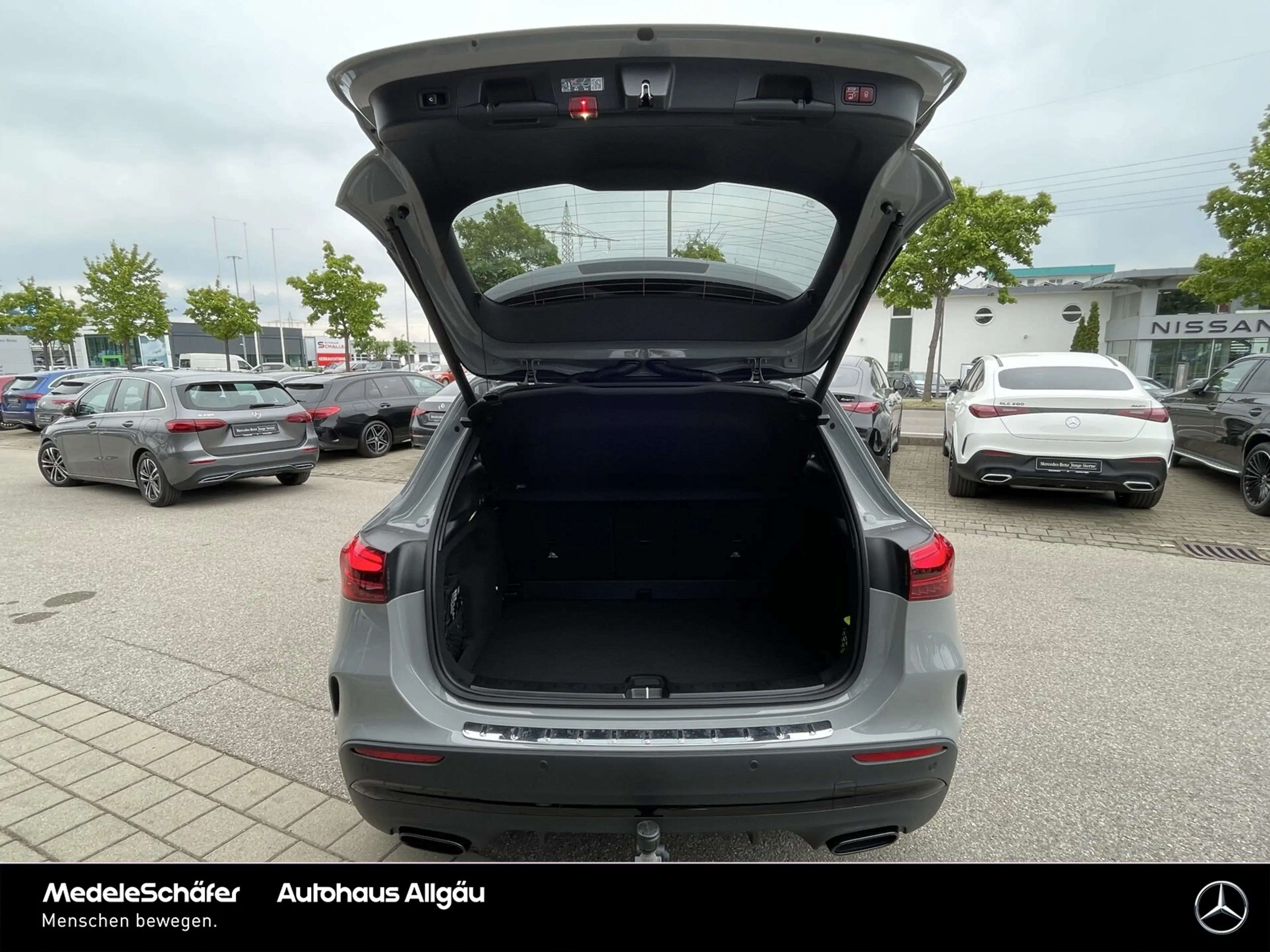 Mercedes-Benz GLA 220 GLA 220 d 4M AMG Night Special Ed. Dist AHK Pano — photo 11