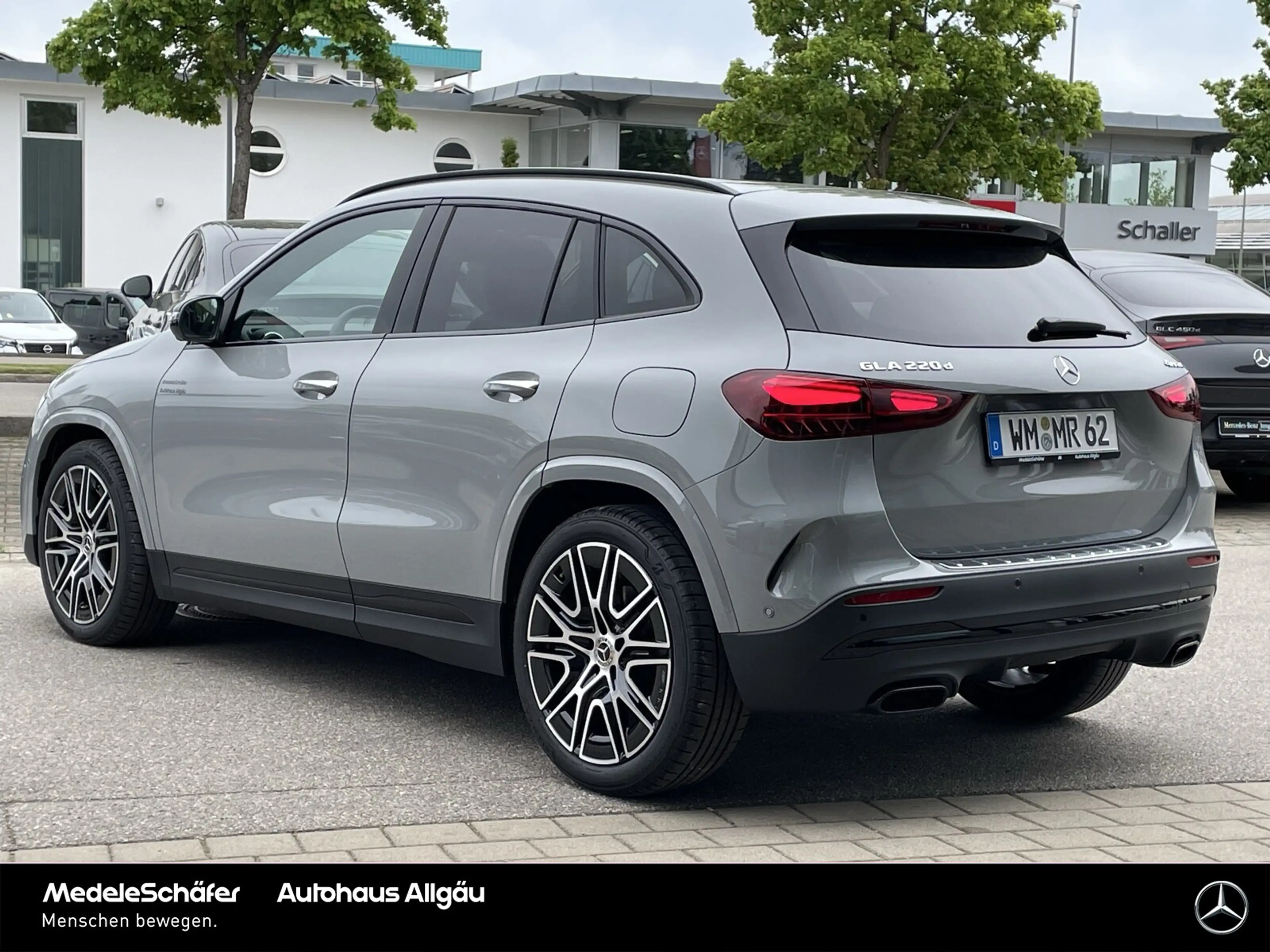 Mercedes-Benz GLA 220 GLA 220 d 4M AMG Night Special Ed. Dist AHK Pano — photo 9