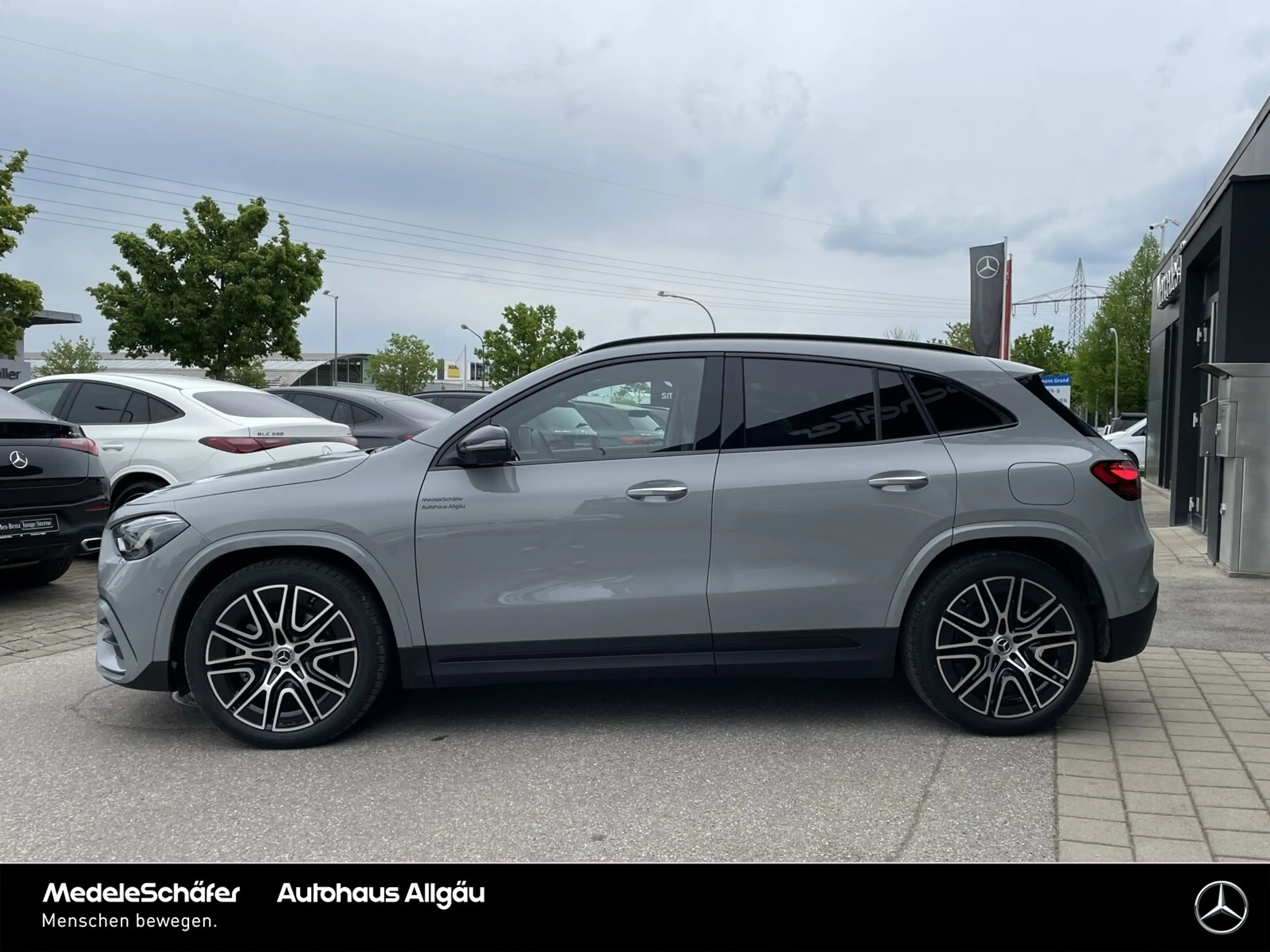 Mercedes-Benz GLA 220 GLA 220 d 4M AMG Night Special Ed. Dist AHK Pano — photo 2