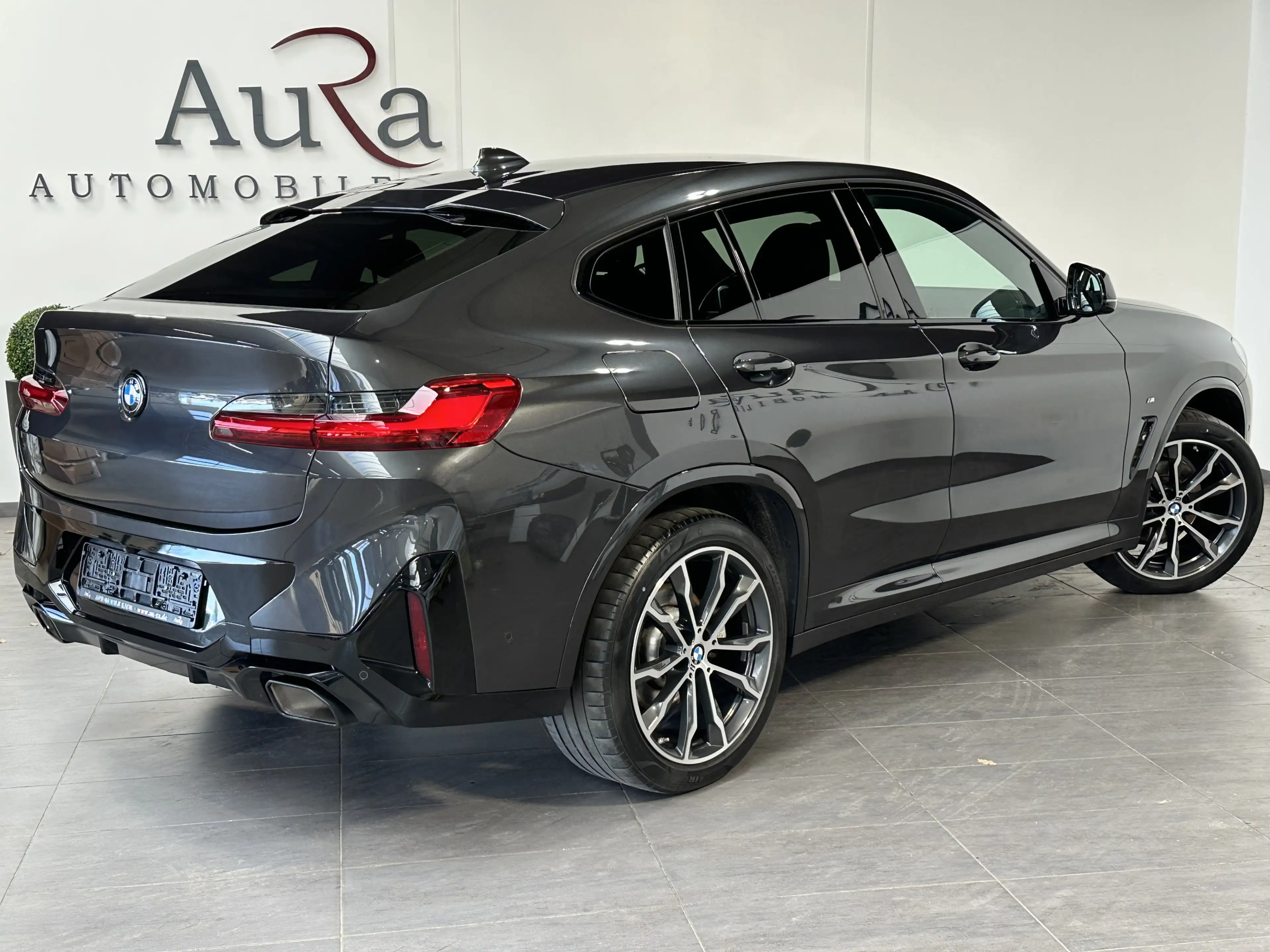 BMW X4 xDrive20d M-Sport NAV+LED+AHK+20ZOLL+ACC+HIFI+VC — photo 4