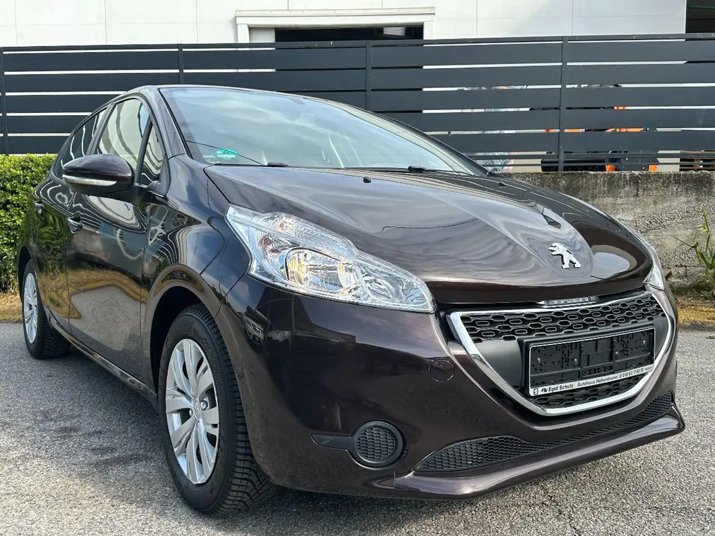 Peugeot 208 1.2 e-VTi 82 CV S&S ETG5 5p. Active Zwart - 1
