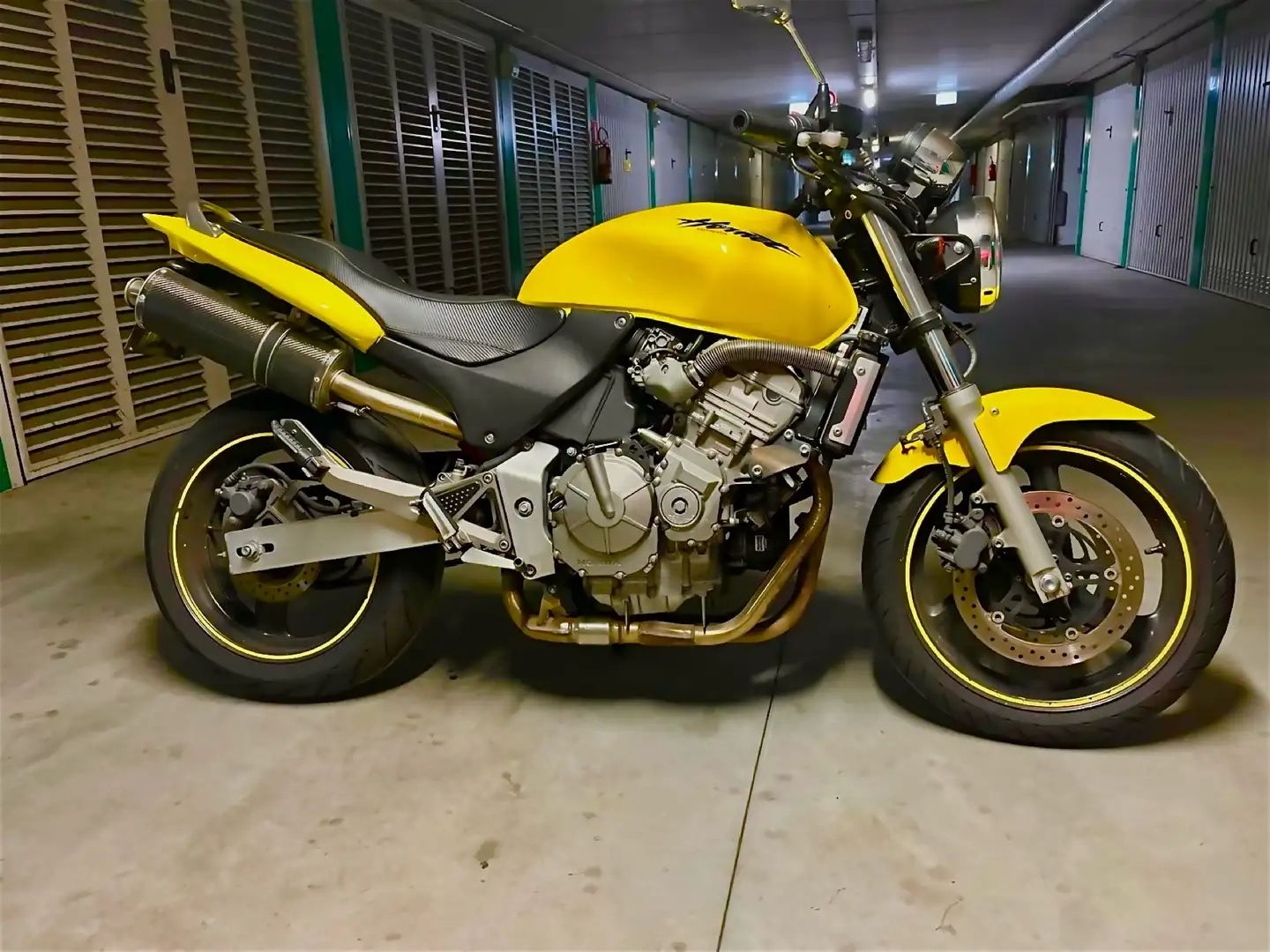 Honda Hornet - 1