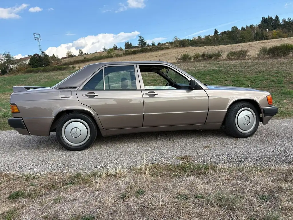 Mercedes-Benz 190 1991 из Европы — купить под ключ