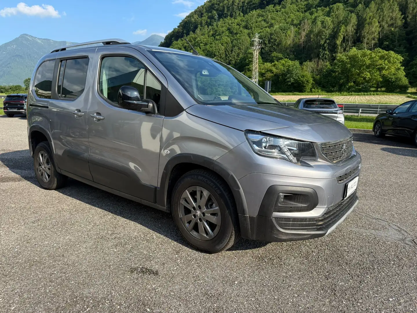 Peugeot Rifter 1.2 puretech Allure Trasporto persone div. abili Grigio - 1