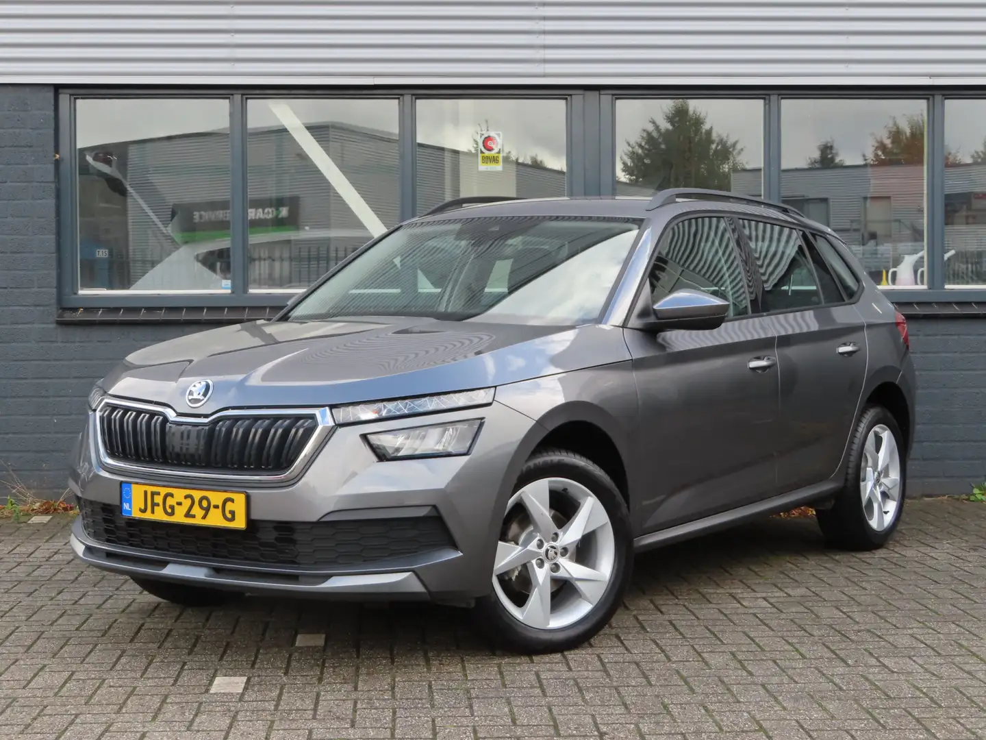 Skoda Kamiq 1.0 TSI | adaptive cruise | parkeersensoren | 17 i Grijs - 1