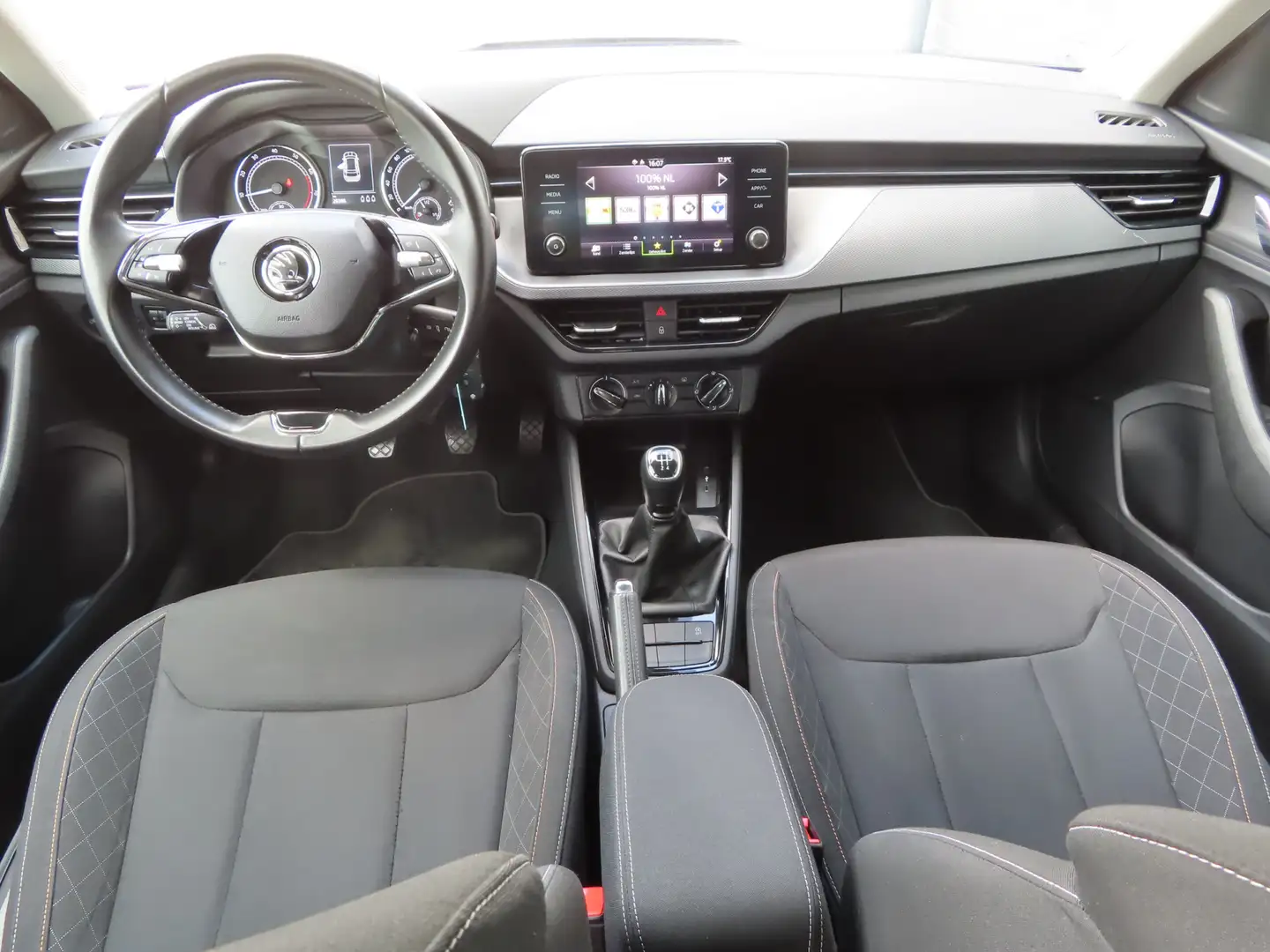 Skoda Kamiq 1.0 TSI | adaptive cruise | parkeersensoren | 17 i Grijs - 2