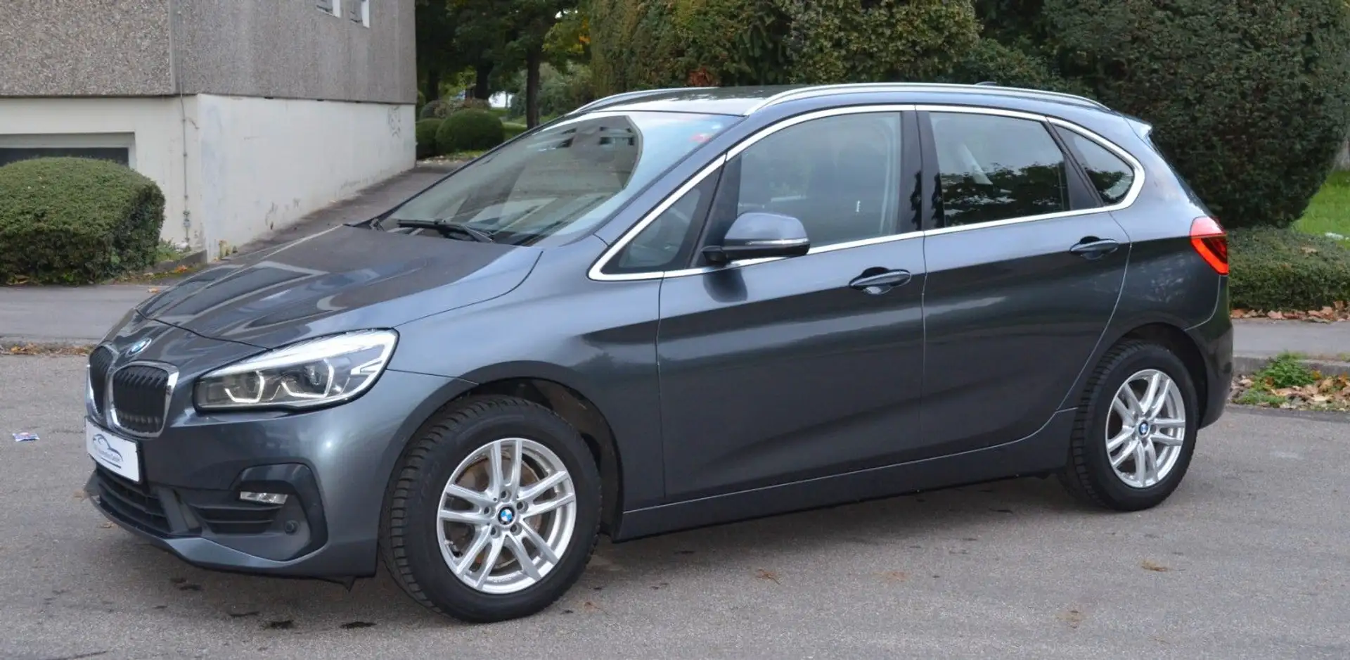 BMW 218 Active Tourer 218 d Advantage Grau - 2