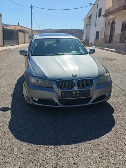 BMW Serie 3 325 i 2009, foto 3