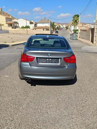 BMW Serie 3 325 i 2009, foto 4