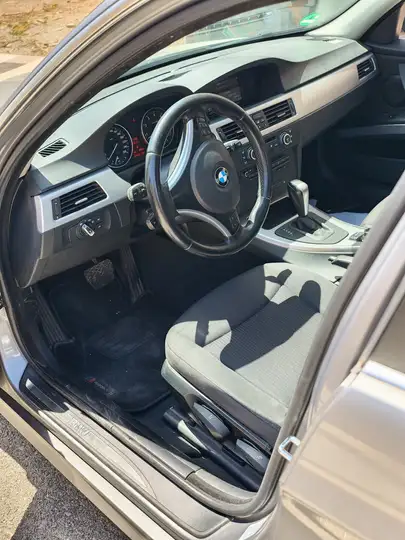 BMW Serie 3 325 i 2009, foto 6