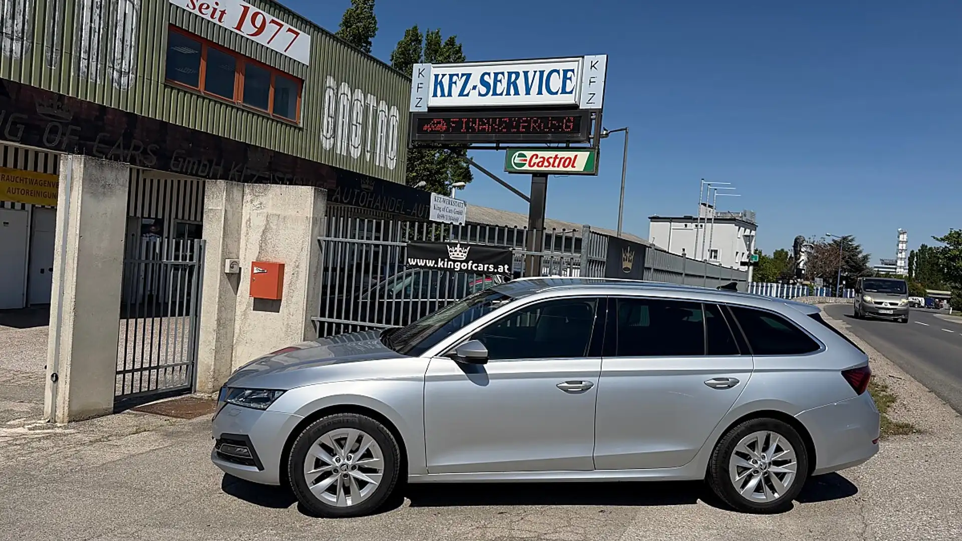 Skoda Octavia Combi Style 2,0 TDI DSG Grau - 2