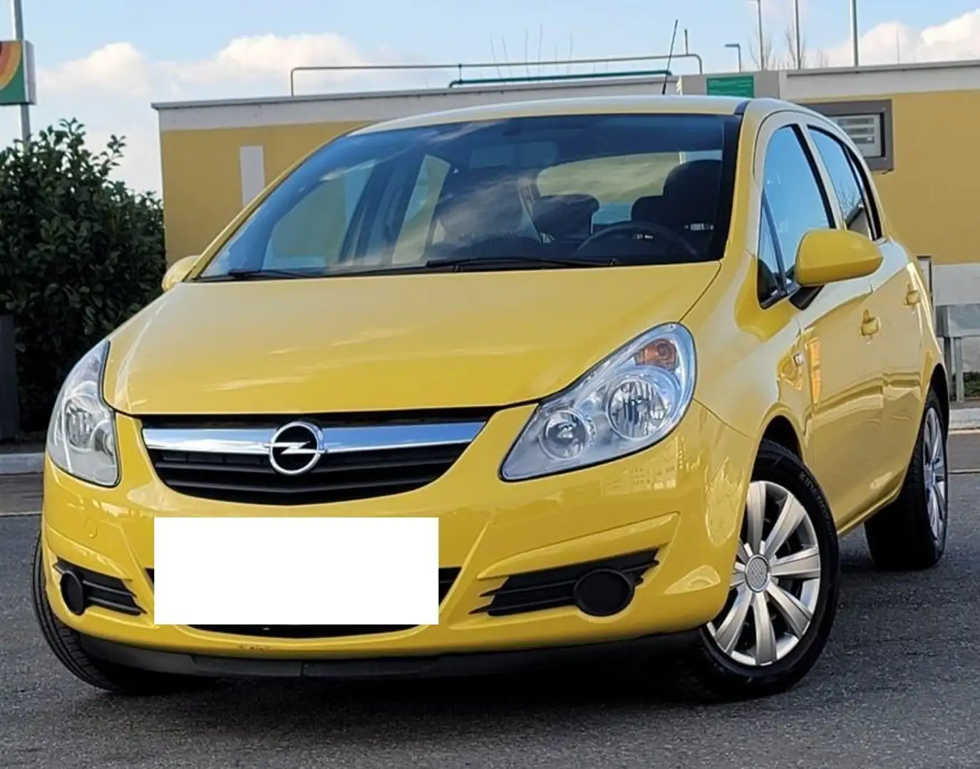 Opel Corsa 1.2i Enjoy Jaune - 1