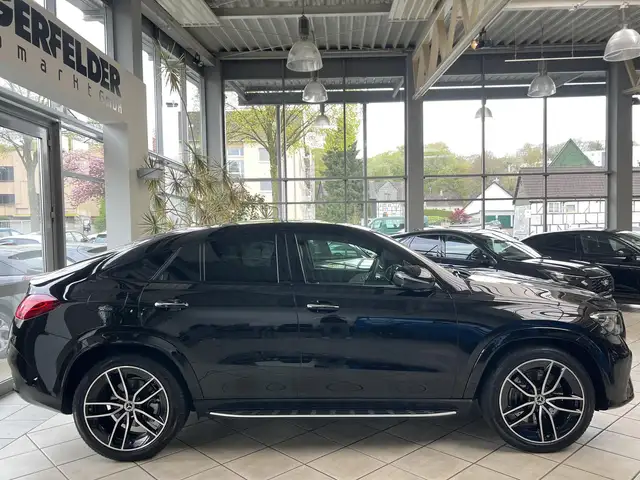 Mercedes-Benz 450 view 2