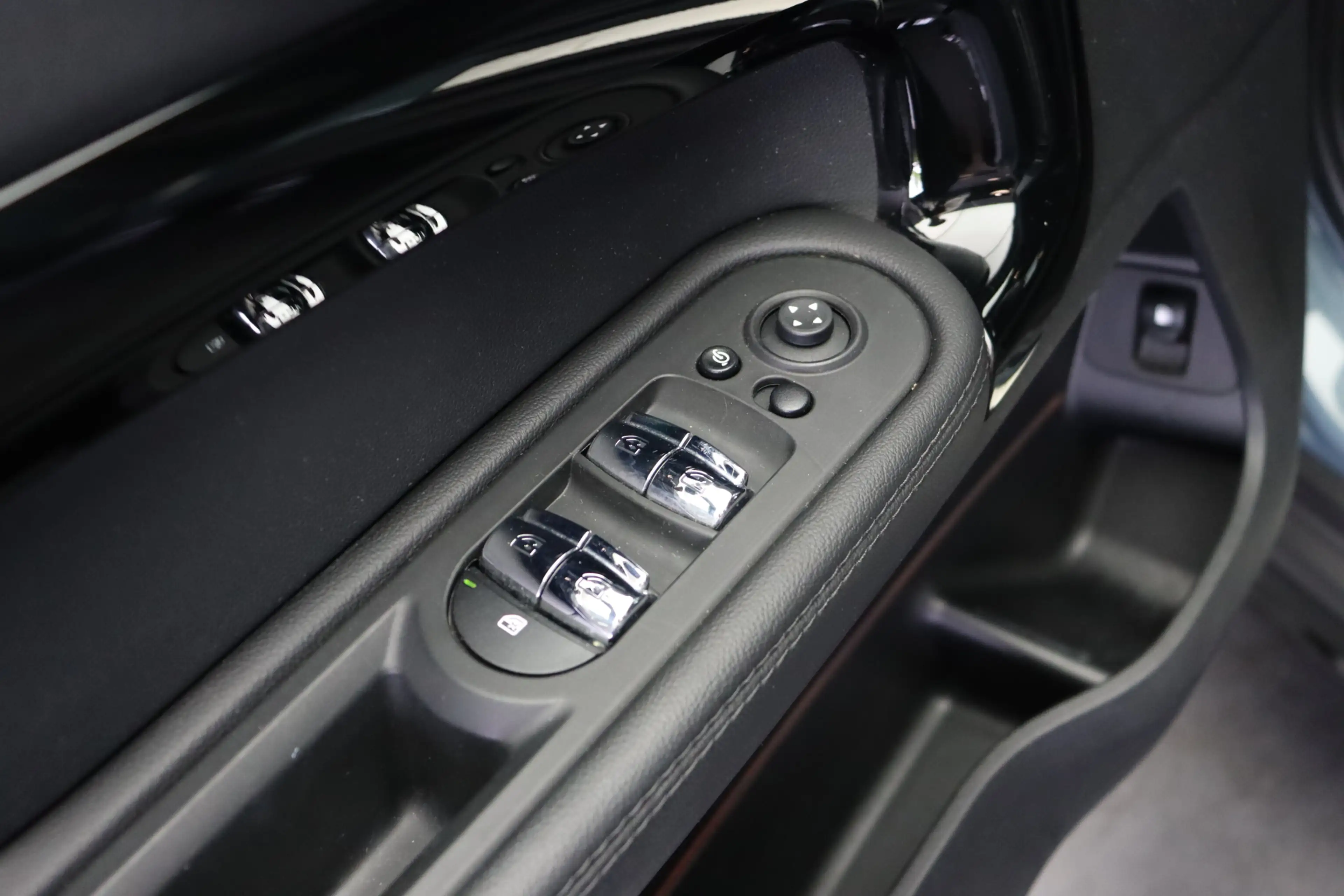 MINI Cooper SE Countryman ALL4 Classic Automaat / Comfortstoelen / Comfort A — photo 9
